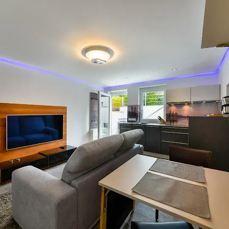 Hoerilux Xs Apartment *